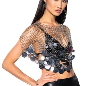 AKIRA METALLIC SEQUIN CHAIN METAL TOP size S/M